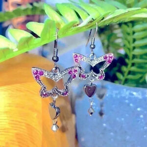 🦋 VINTAGE/ GOTHIC 🦋 LOOK BRAND NEW BUTTERFLIES 🦋  DANGLING EARRINGS